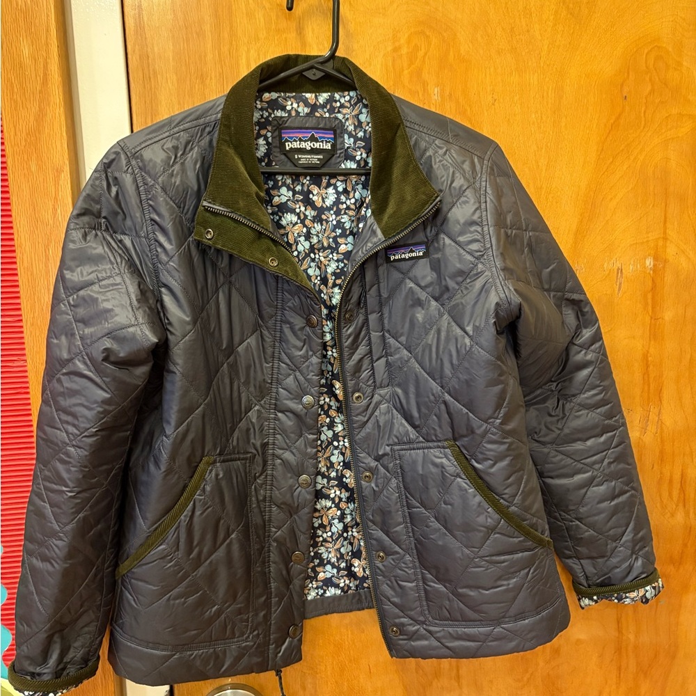Patagonia Quilted Blue Back Pasture Jacket (small)